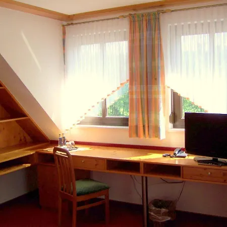 Landgasthof Schwarzer Adler Gbr ホテル 3*